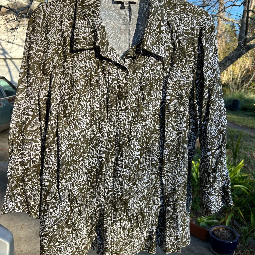 Jones New York Black and White Button Down Shirt
